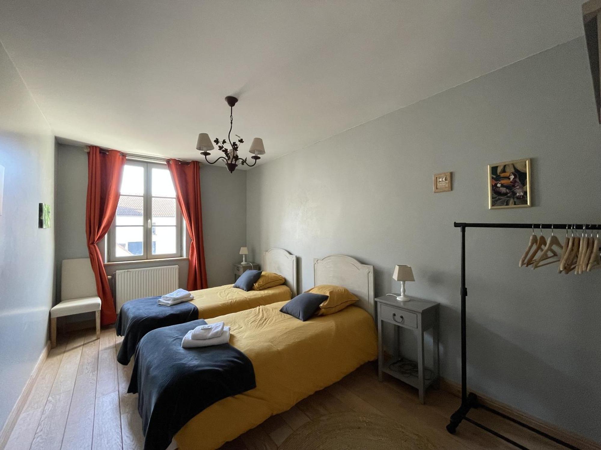 Le P'Tit Louis Saint-Cyr-les-Colons Exterior foto